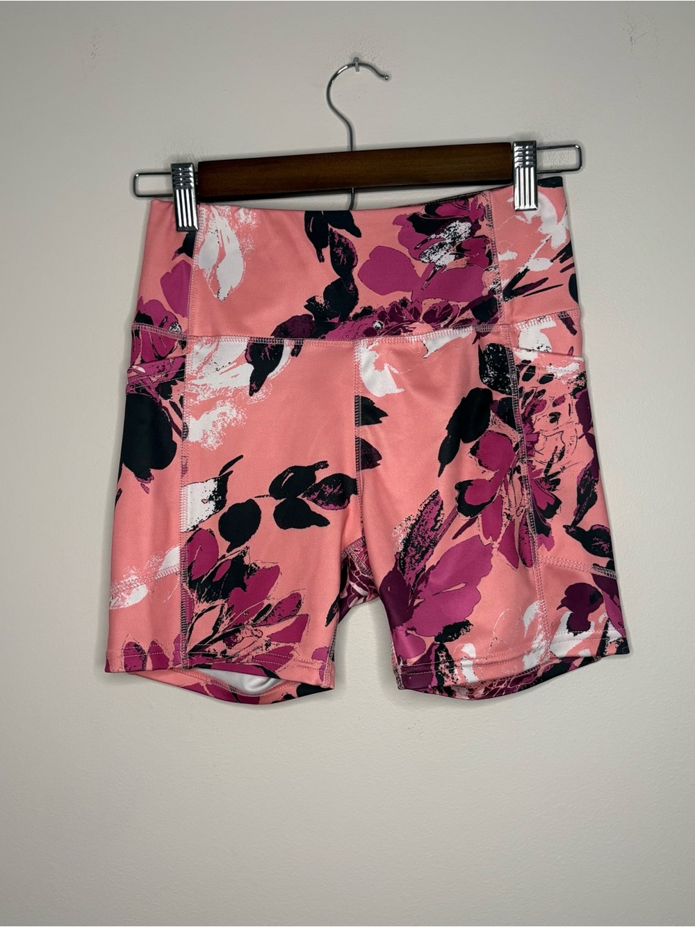 Echelon Women’s Medium Pink Yoga Gym Shorts Floral Coquette